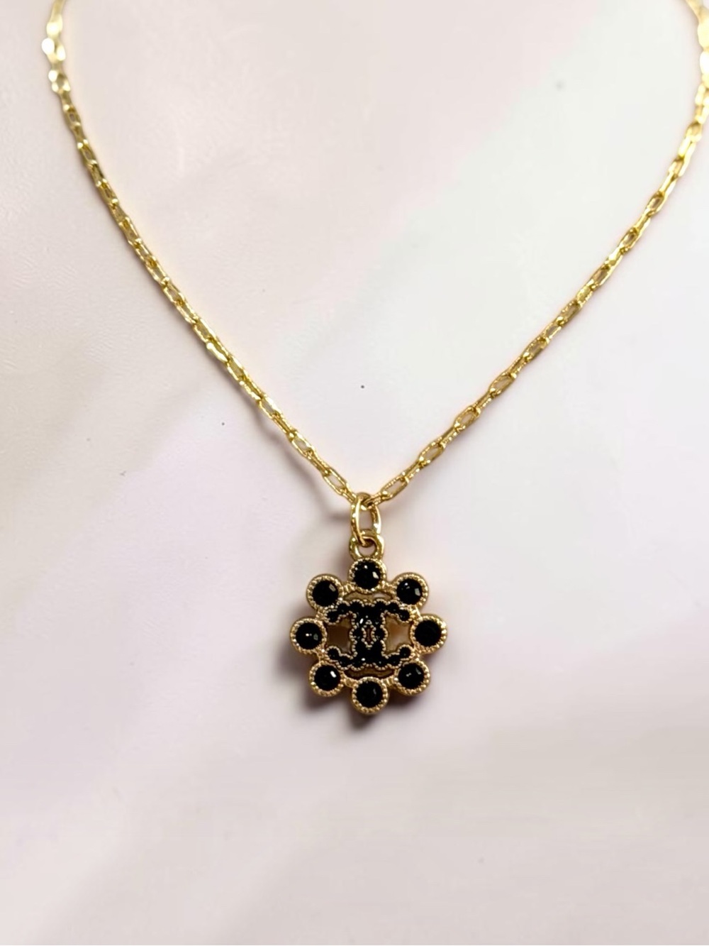 14k Gold Filled 24 inch Necklace with Black Floral Pendant / NEW